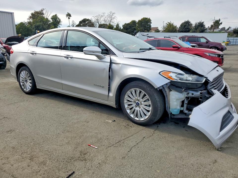 Photo 4 from auction – 2013 FORD FUSION with VIN 3FA6P0LU8DR311918