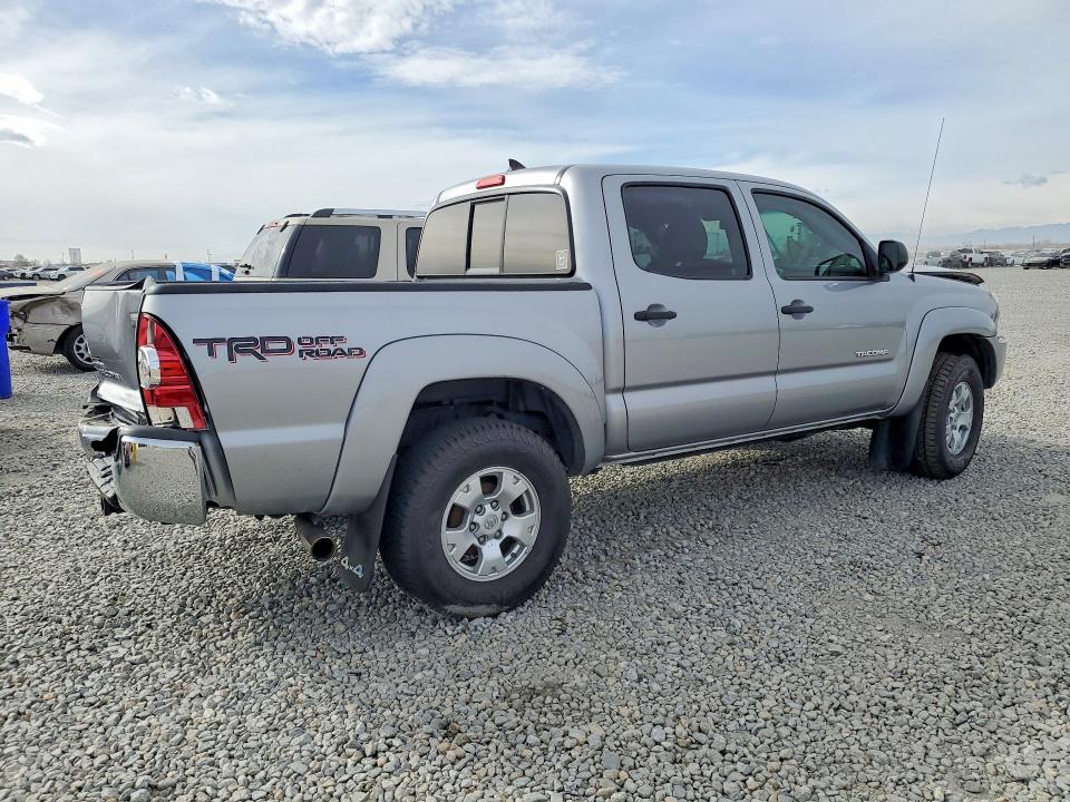 Photo 3 from auction – 2015 TOYOTA TACOMA DOU with VIN 3TMLU4EN6FM201047
