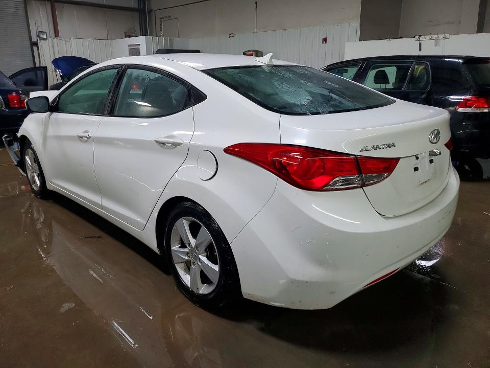 Photo 2 from auction – 2013 HYUNDAI ELANTRA with VIN 5NPDH4AE6DH435903