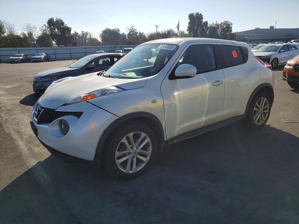 NISSAN JUKE S 2013 with VIN JN8AF5MR5DT223443 - Photo from auction