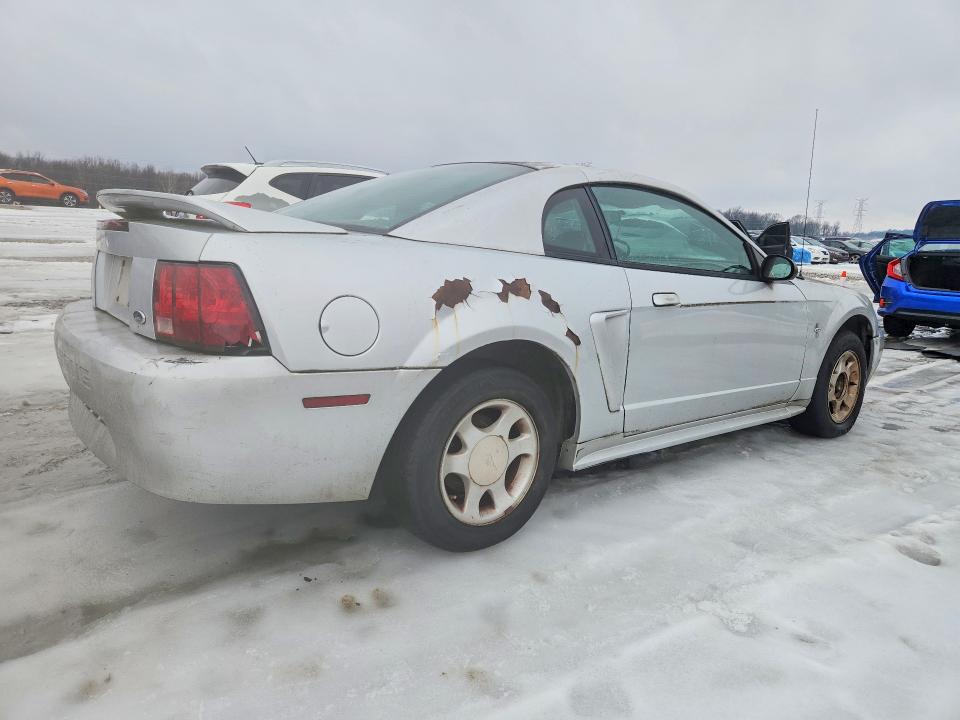 Photo 3 from auction – 2000 FORD MUSTANG with VIN 1FAFP4048YF212126