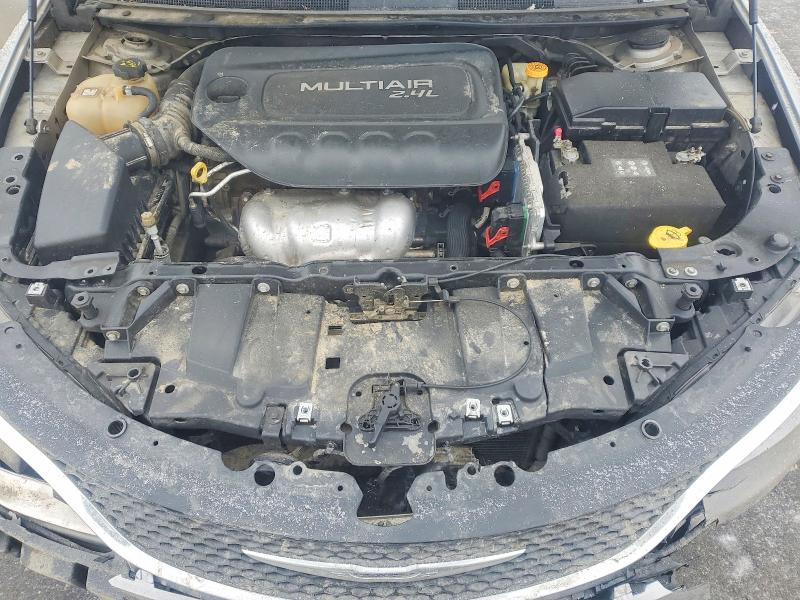 Photo 11 from auction – 2016 CHRYSLER 200 LIMITE with VIN 1C3CCCAB6GN173142