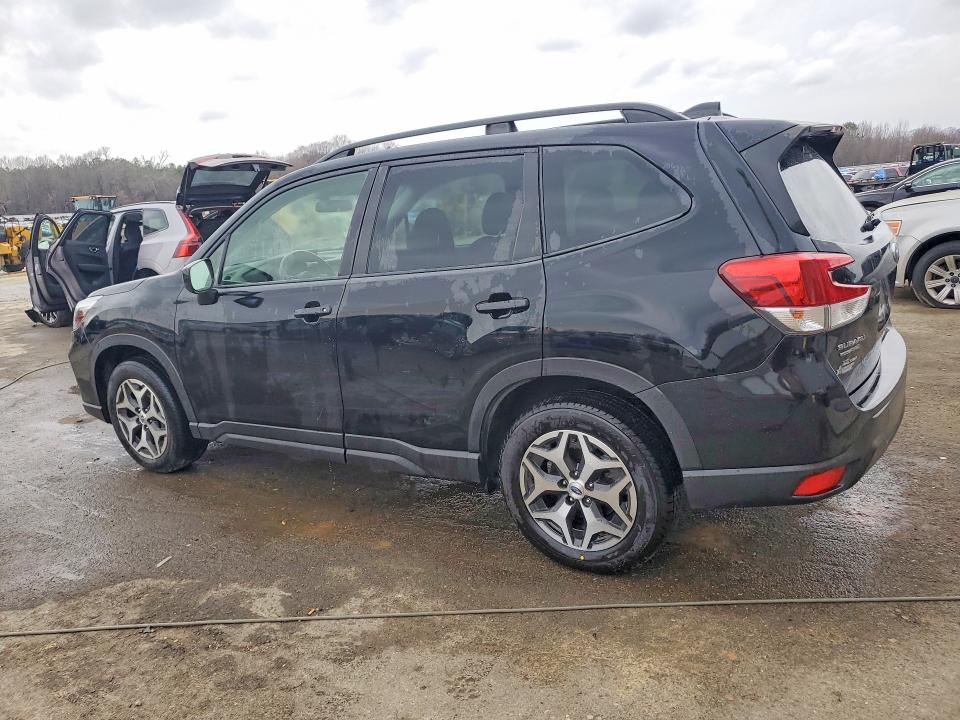 Photo 2 from auction – 2021 SUBARU FORESTER with VIN JF2SKAFCXMH495133