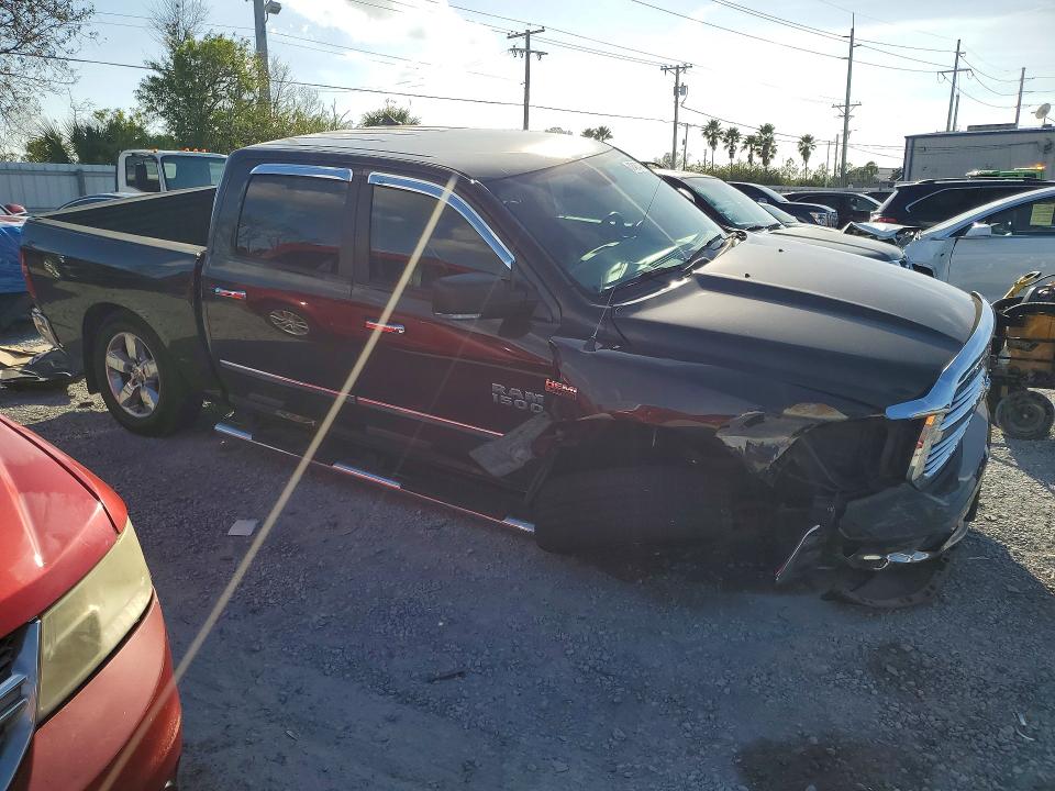 Photo 4 from auction – 2016 RAM 1500 with VIN 1C6RR6LT4GS368953