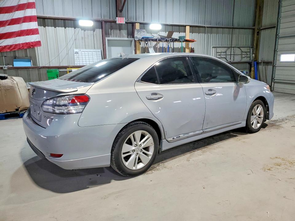 Photo 3 from auction – 2010 LEXUS HS with VIN JTHBB1BA2A2000651