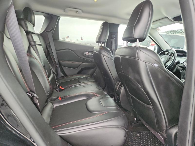 Photo 11 from auction – 2019 JEEP CHEROKEE T with VIN 1C4PJMBX6KD199628