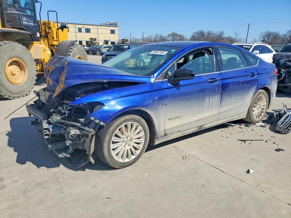 FORD FUSION 2015 with VIN 3FA6P0UU2FR132663 - Photo from auction