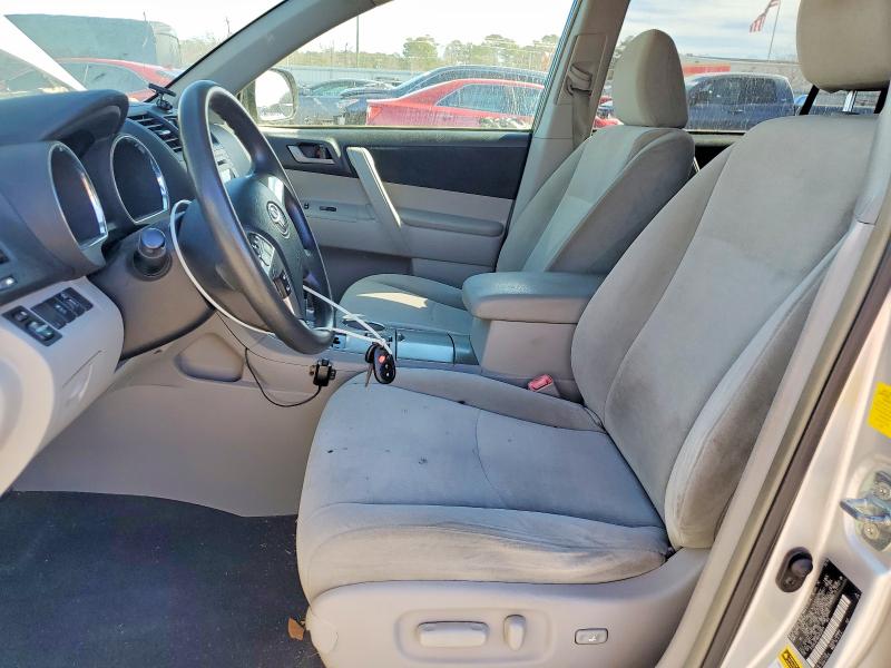 Photo 7 from auction – 2011 TOYOTA HIGHLANDER with VIN 5TDZK3EH8BS032079