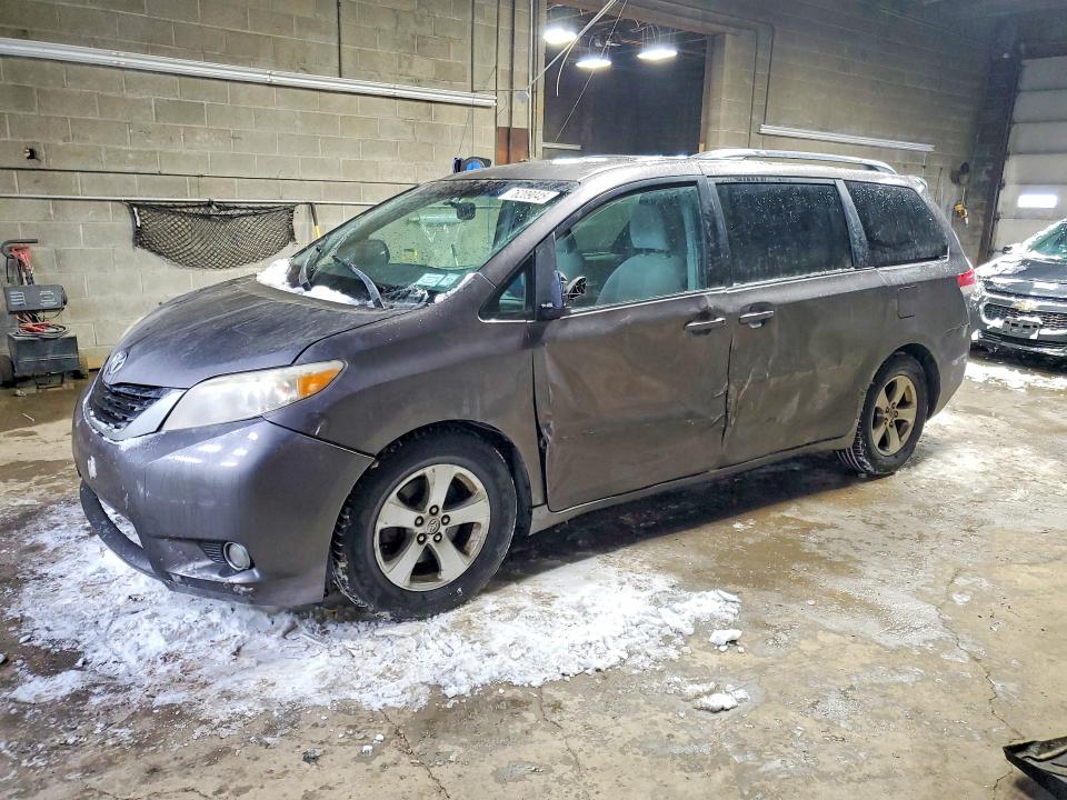 TOYOTA SIENNA LE 2013 with VIN 5TDKK3DC2DS356476 - Photo from auction