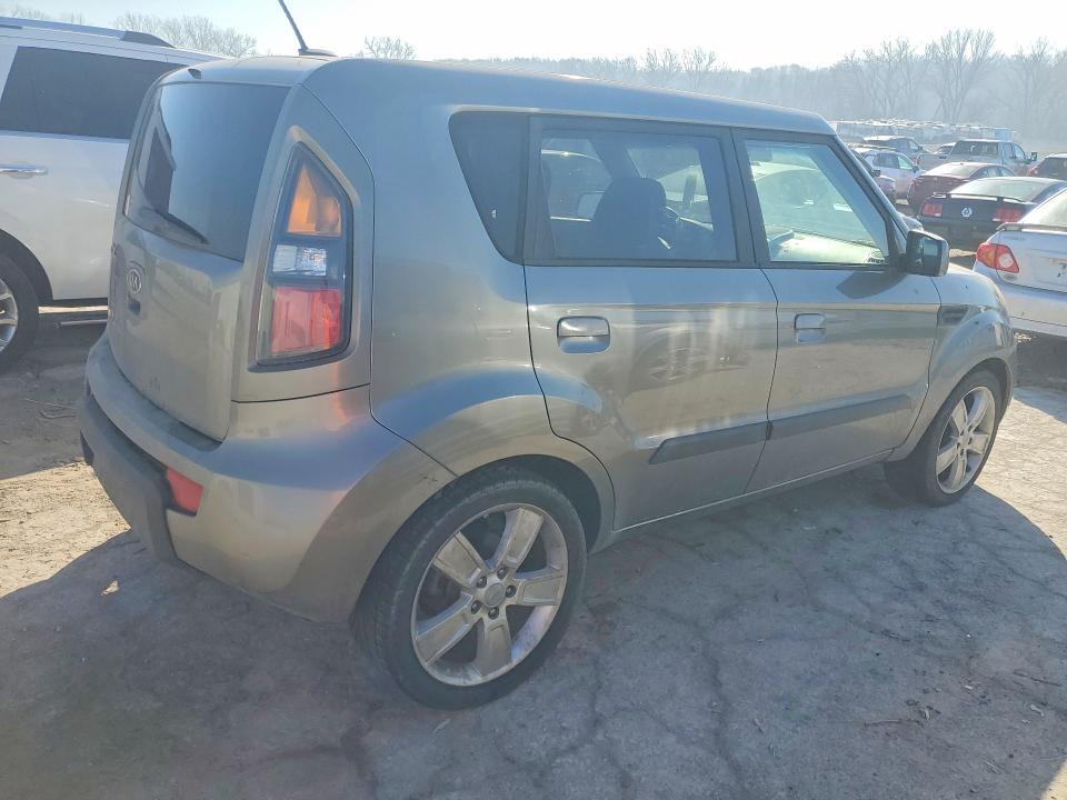Photo 3 from auction – 2010 KIA SOUL with VIN KNDJT2A27A7163910