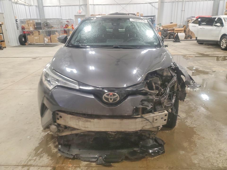 Photo 5 from auction – 2018 TOYOTA C-HR XLE with VIN NMTKHMBX3JR004303