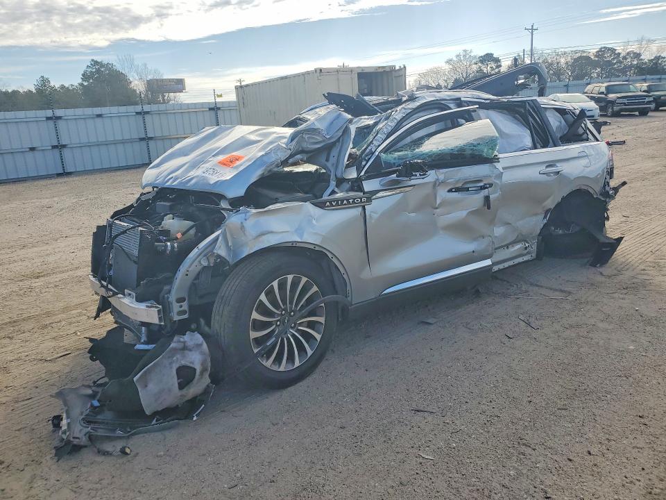 Photo 1 from auction – 2023 LINCOLN AVIATOR with VIN 5LM5J7WC6PGL22147