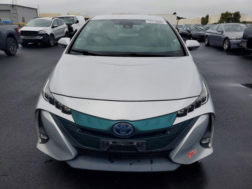 Photo 5 from auction – 2017 TOYOTA PRIUS PRIME with VIN JTDKARFP4H3016842