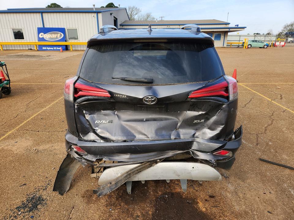 Zdjęcie 6 z aukcji – 2018 TOYOTA RAV4 z VIN 2T3WFREV7JW406758