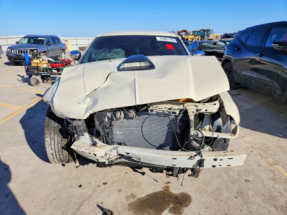 Photo 5 from auction – 2010 CHRYSLER 300 with VIN 2C3CA5CV1AH329435