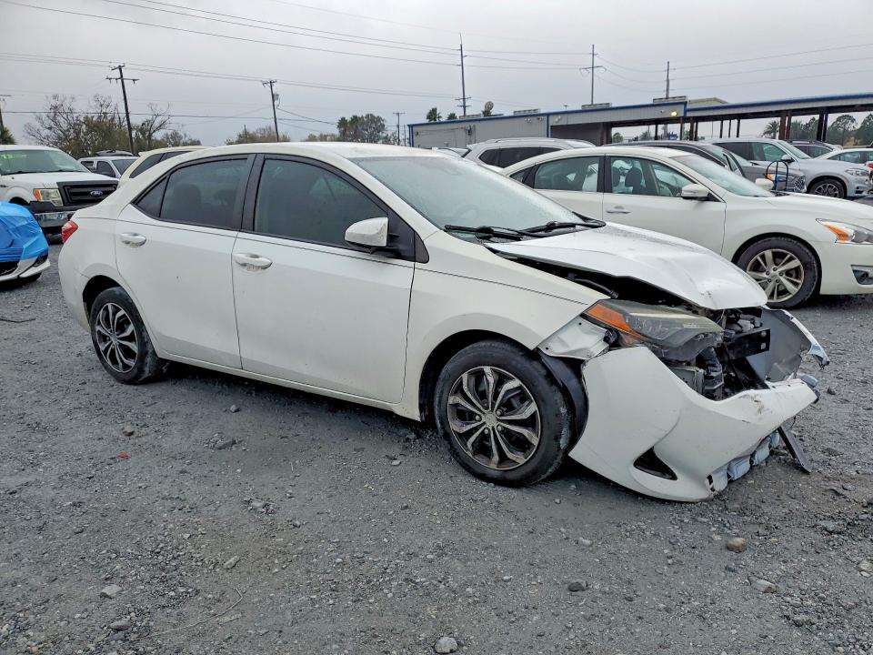 Photo 4 from auction – 2018 TOYOTA COROLLA with VIN 5YFBURHE4JP773627