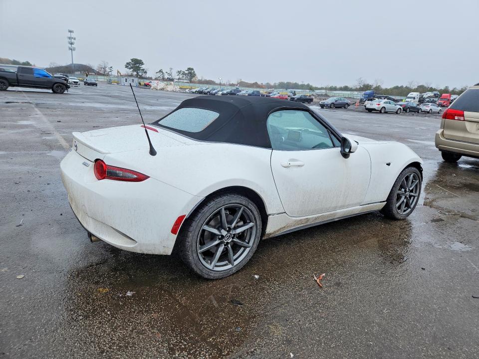 Photo 3 from auction – 2016 MAZDA MX-5 MIATA with VIN JM1NDAD73G0118562