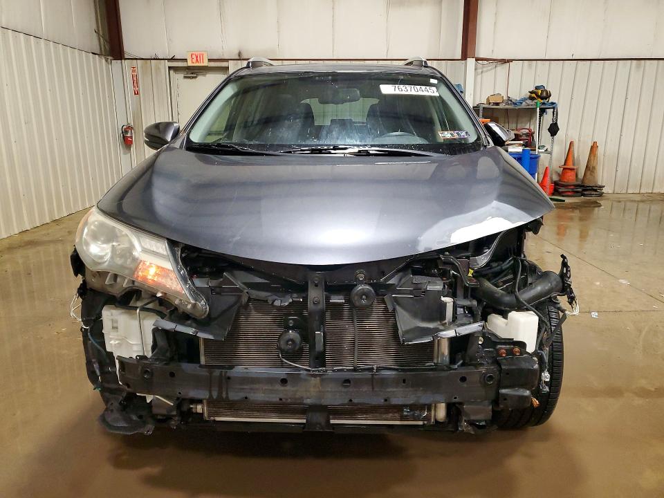 Photo 5 from auction – 2015 TOYOTA RAV4 LIMIT with VIN JTMDFREVXFD168383