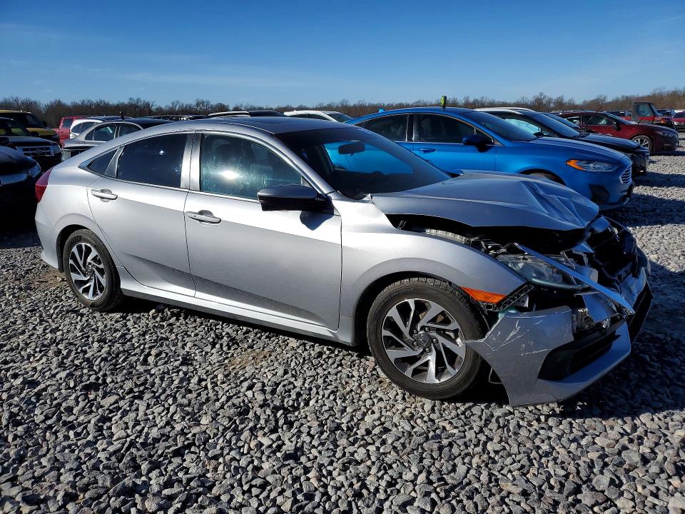 Photo 4 from auction – 2016 HONDA CIVIC with VIN 19XFC2F7XGE070754