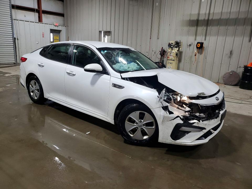 Photo 4 from auction – 2019 KIA OPTIMA LX with VIN 5XXGT4L34KG352034