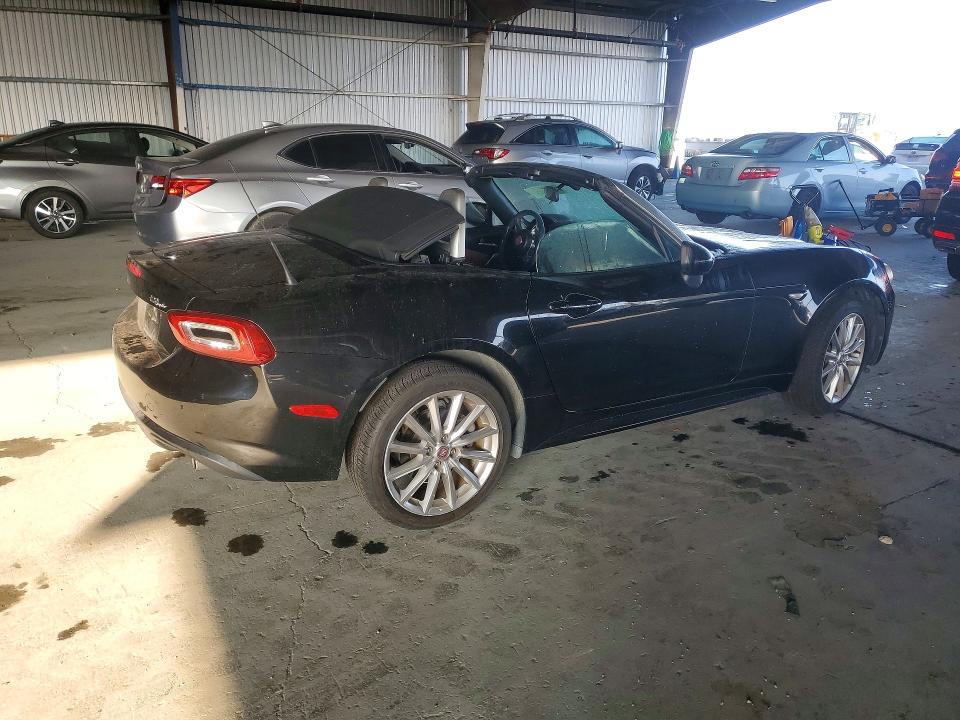 Photo 3 from auction – 2017 FIAT 124 SPIDER with VIN JC1NFAEK2H0116166