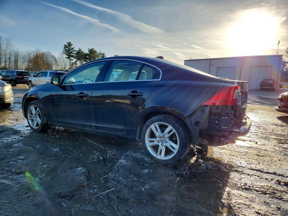Photo 2 from auction – 2015 VOLVO S60 PREMIE with VIN YV140MFK3F1341360
