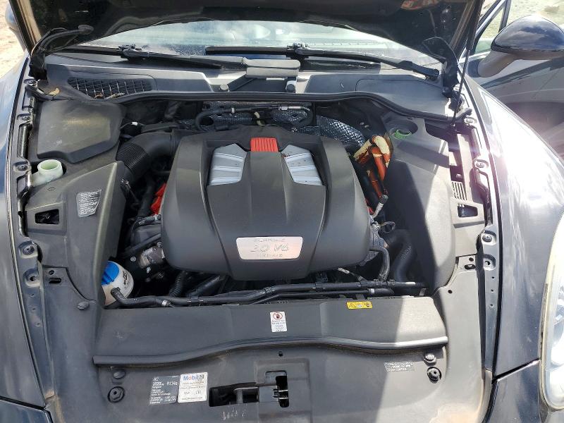 Photo 11 from auction – 2012 PORSCHE CAYENNE S with VIN WP1AE2A28CLA92378