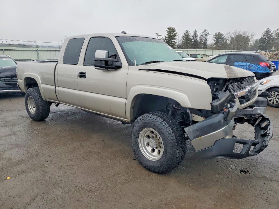 Photo 4 from auction – 2004 CHEVROLET SILVERADO with VIN 1GCHK29U24E353945