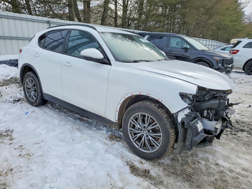Photo 4 from auction – 2022 ALFA ROMEO STELVIO with VIN ZASPAKAN2N7D30004