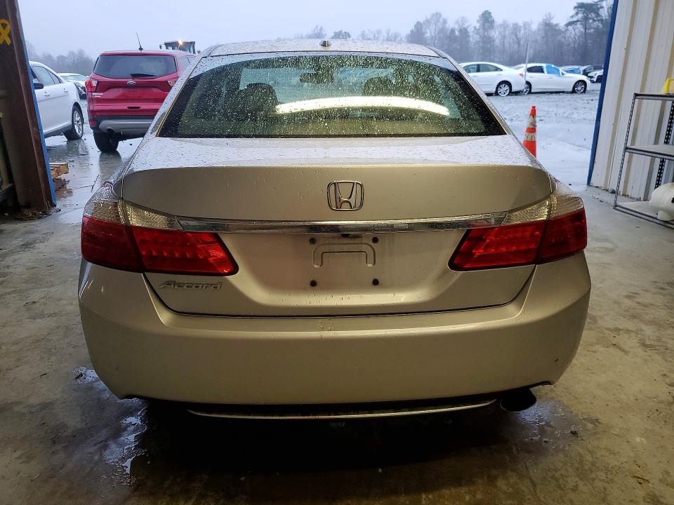 Photo 6 from auction – 2013 HONDA ACCORD with VIN 1HGCR2F88DA127754