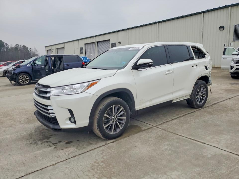 Photo 1 from auction – 2019 TOYOTA HIGHLANDER with VIN 5TDKZRFH3KS321434