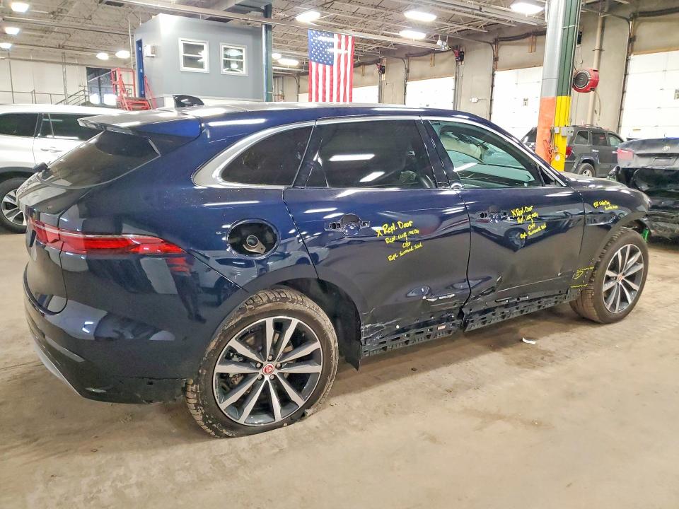 Photo 3 from auction – 2023 JAGUAR F-PACE S with VIN SADCJ2EX4PA714069