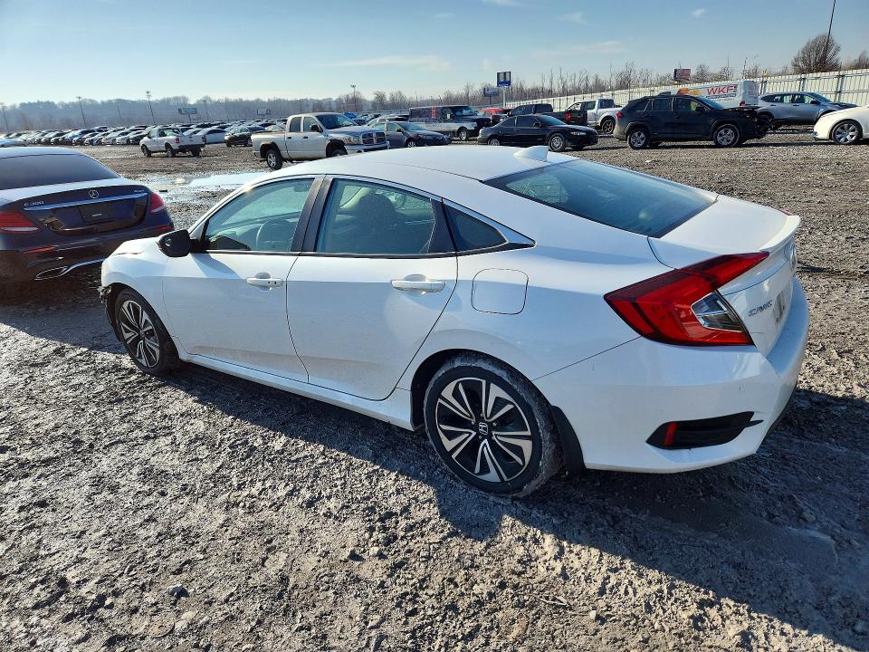 Photo 2 from auction – 2017 HONDA CIVIC with VIN 19XFC1E32HE002197