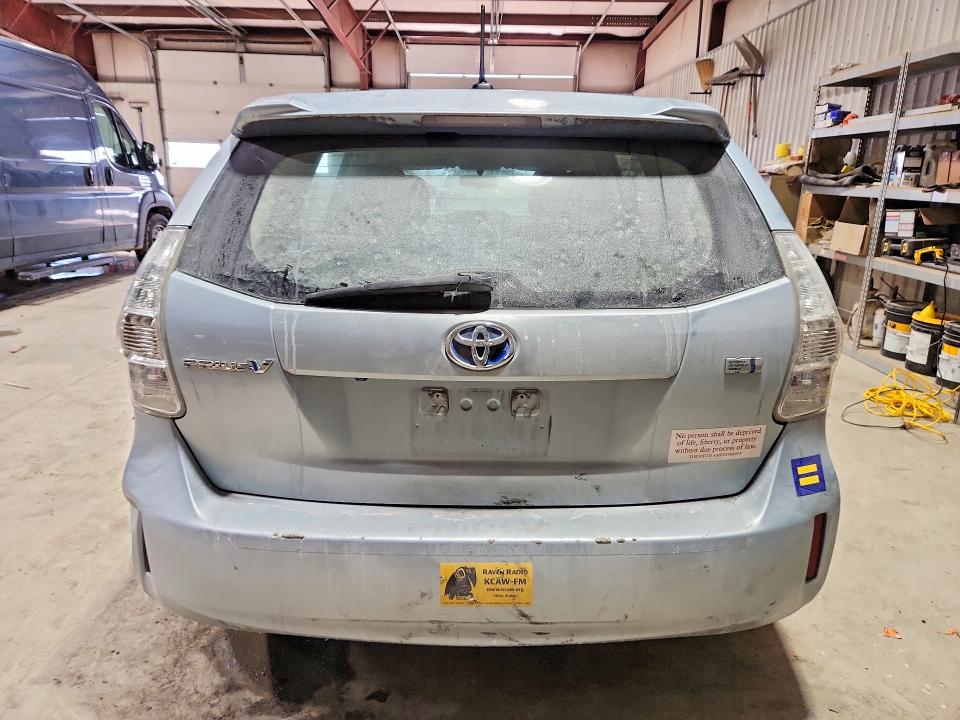 Photo 6 from auction – 2013 TOYOTA PRIUS V with VIN JTDZN3EU4D3221157