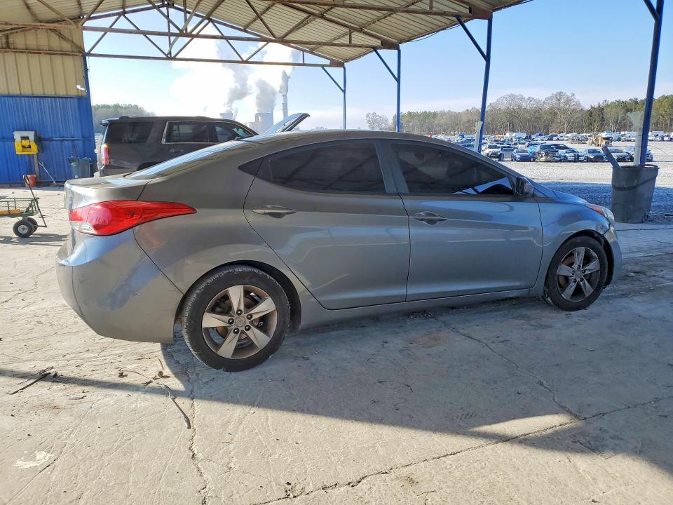 Photo 3 from auction – 2013 HYUNDAI ELANTRA GL with VIN 5NPDH4AE4DH302833