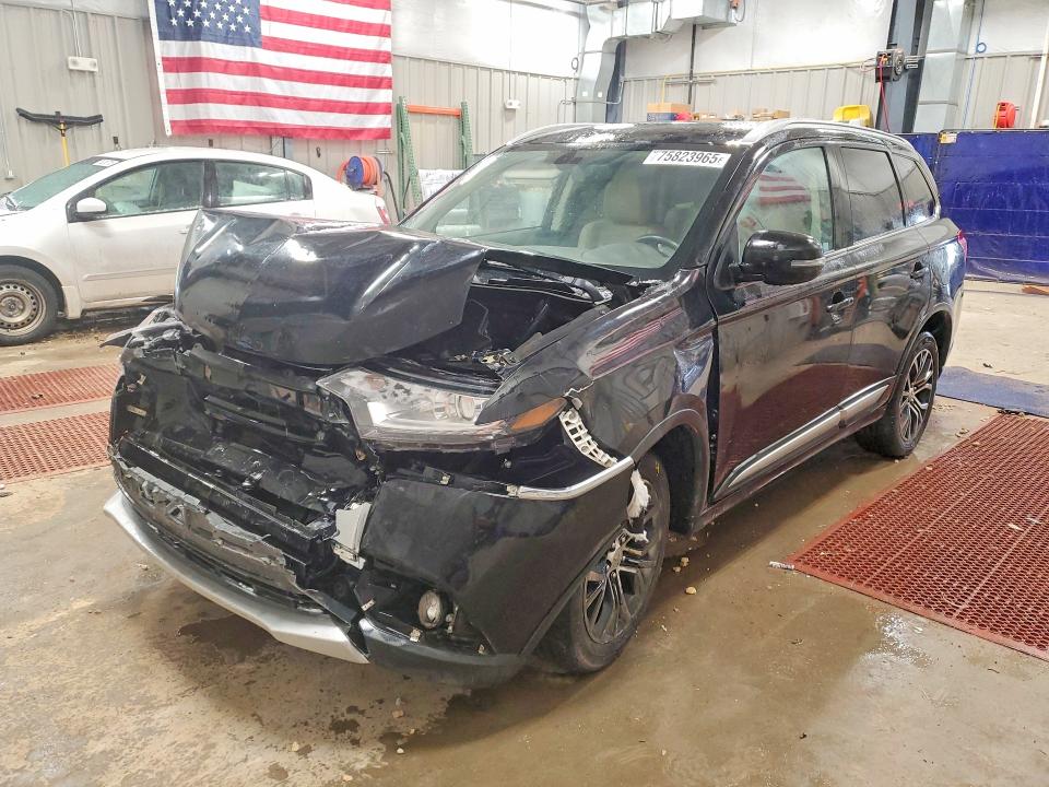 MITSUBISHI OUTLANDER 2018 with VIN JA4AZ3A33JJ001184 - Photo from auction