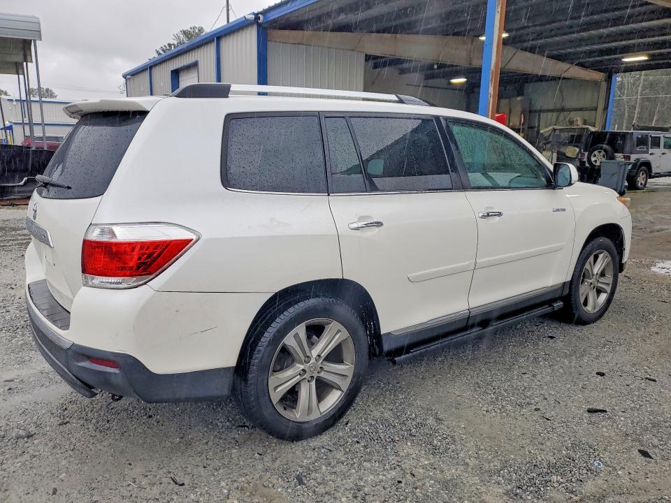 Photo 3 from auction – 2011 TOYOTA HIGHLANDER with VIN 5TDYK3EH2BS044711