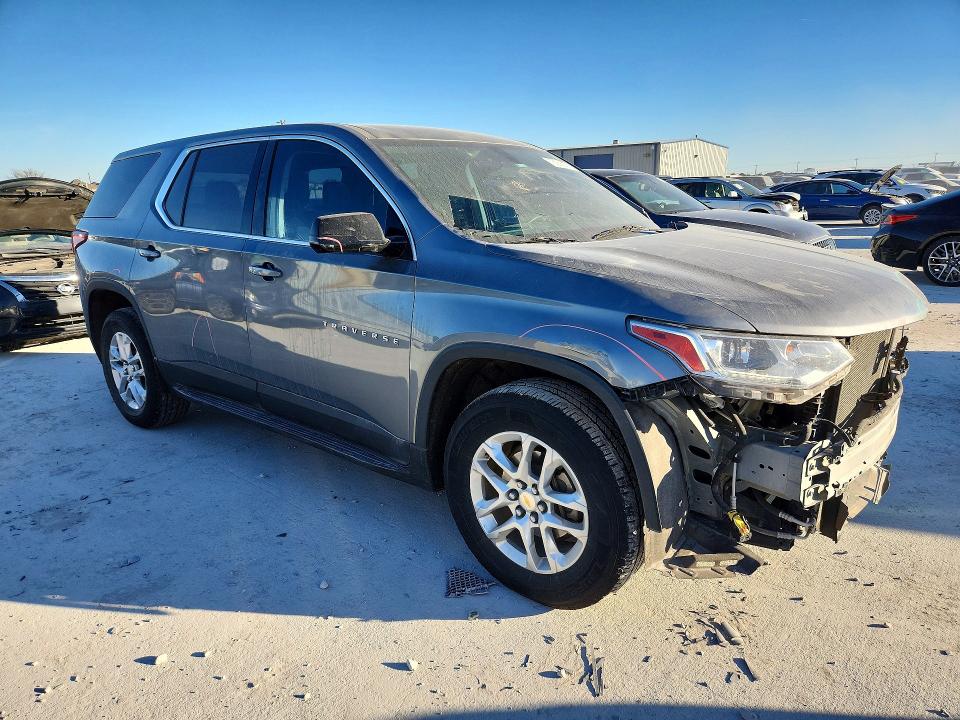 Photo 4 from auction – 2018 CHEVROLET TRAVERSE with VIN 1GNERFKW0JJ195844