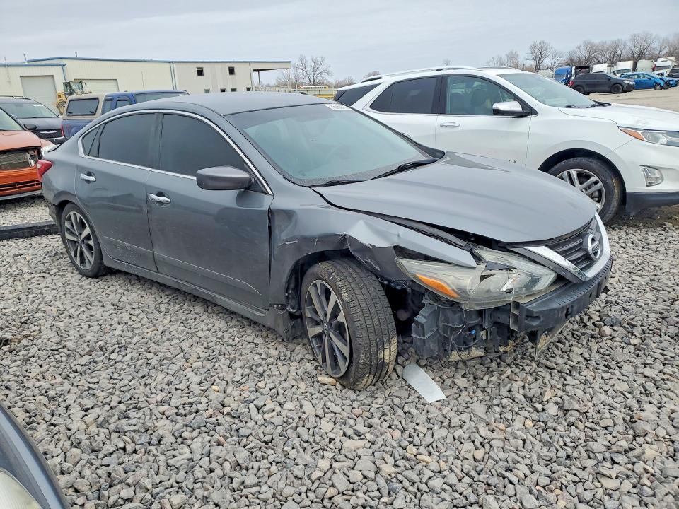 Photo 4 from auction – 2016 NISSAN ALTIMA with VIN 1N4AL3APXGC134800