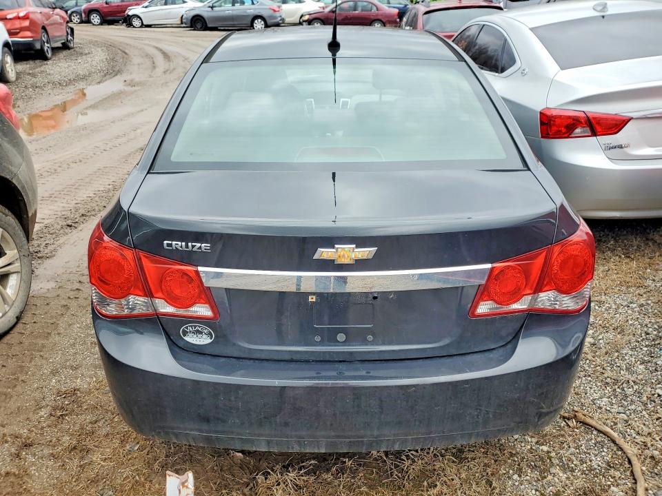Photo 6 from auction – 2011 CHEVROLET CRUZE with VIN 1G1PC5SH4B7279753