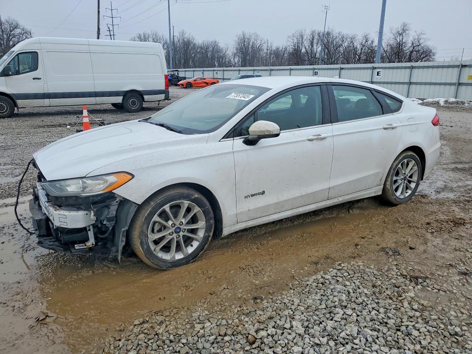 FORD FUSION 2019 with VIN 3FA6P0LU1KR188153 - Photo from auction