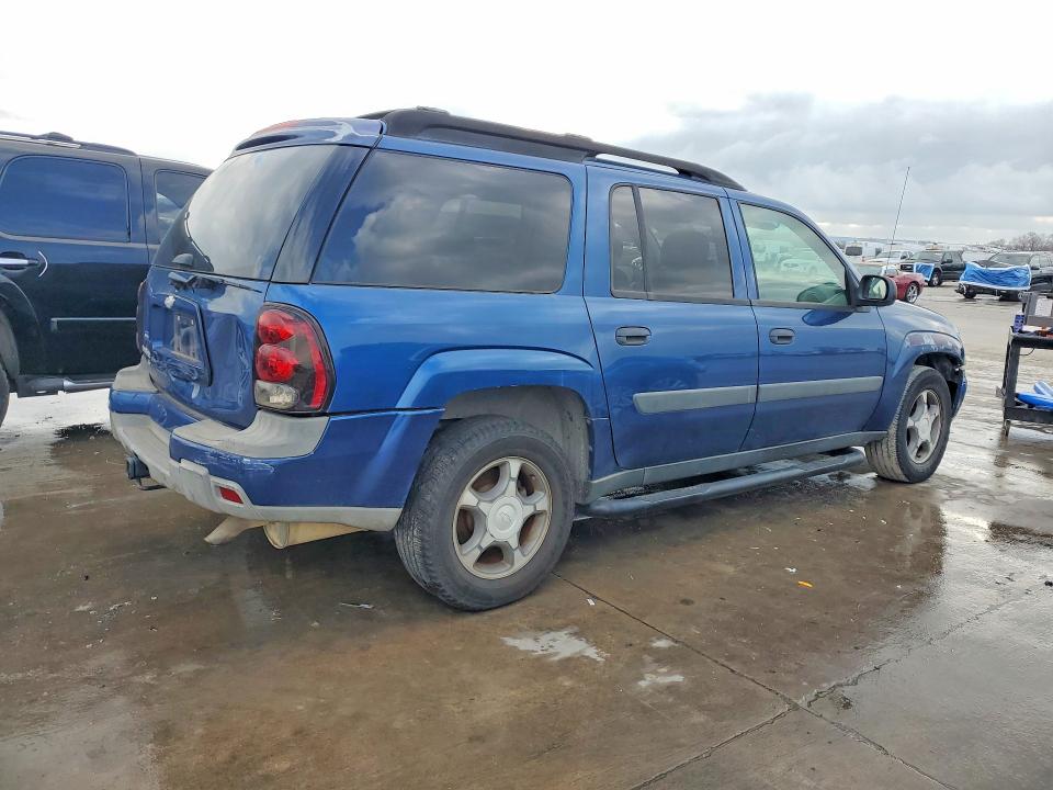 Photo 3 from auction – 2005 CHEVROLET TRAILBLAZER with VIN 1GNET16S556133991