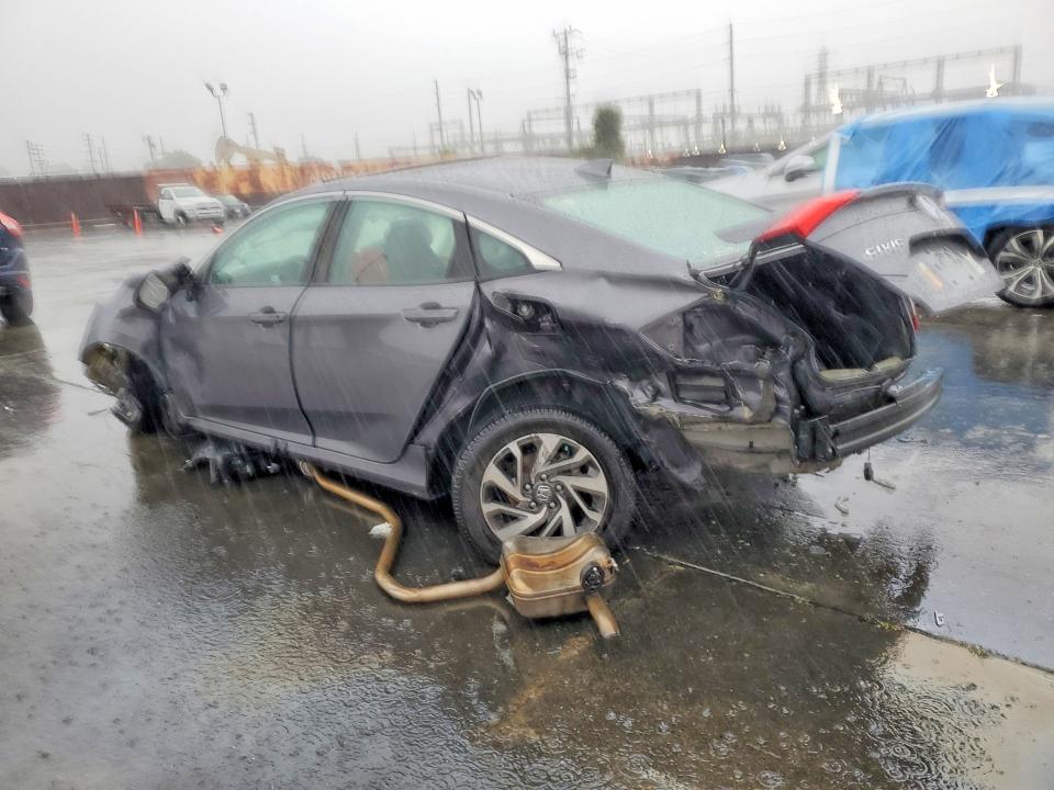 Photo 2 from auction – 2018 HONDA CIVIC with VIN 2HGFC2F77JH515903