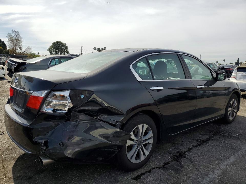 Photo 3 from auction – 2015 HONDA ACCORD with VIN 1HGCR2F3XFA005338