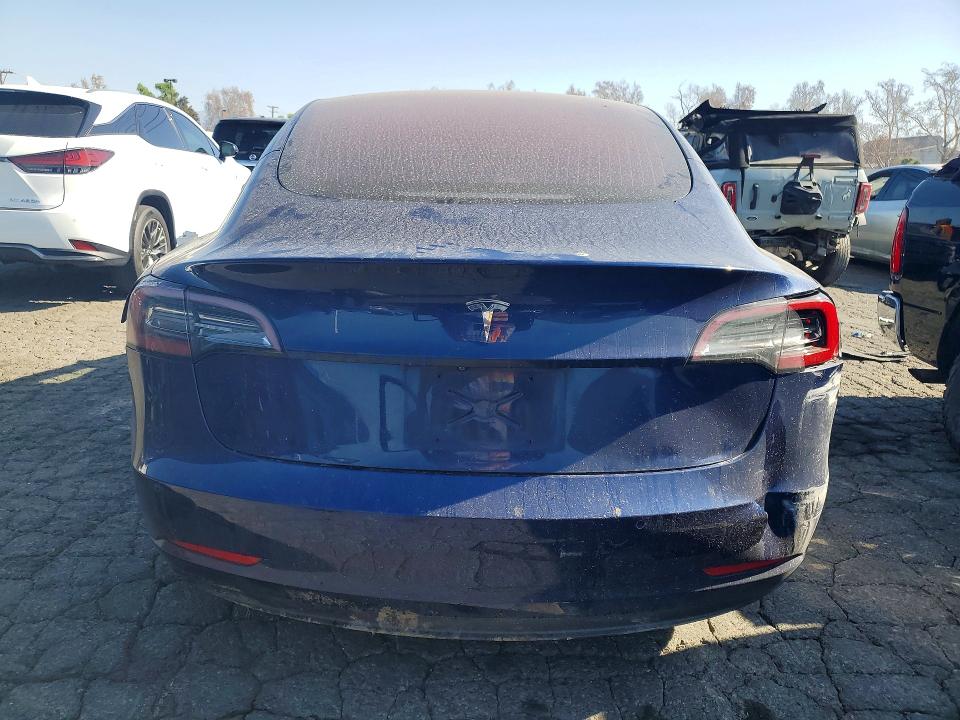 Photo 6 from auction – 2018 TESLA MODEL 3 with VIN 5YJ3E1EA2JF003703