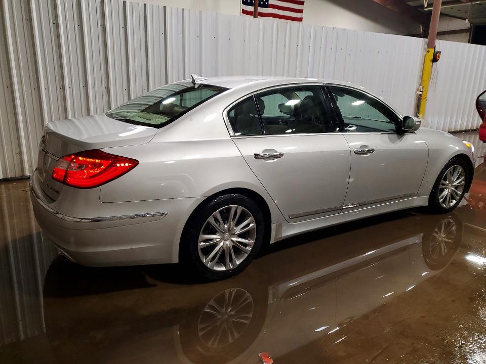 Photo 3 from auction – 2012 HYUNDAI GENESIS 4. with VIN KMHGC4DFXCU182469