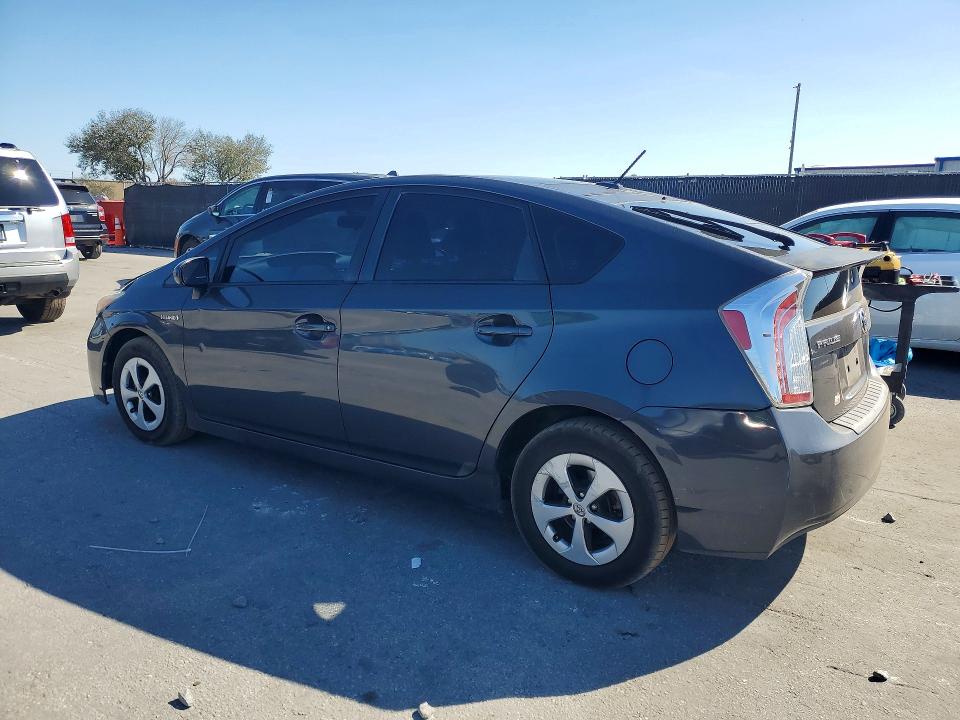 Photo 2 from auction – 2013 TOYOTA PRIUS with VIN JTDKN3DU6D1668622