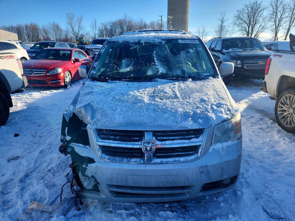 Фото 5 с аукциона – 2010 DODGE GRAND CARAVAN с VIN 2D4RN5D10AR482746