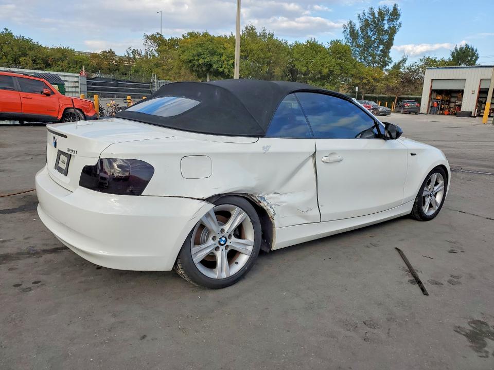 Photo 3 from auction – 2011 BMW 128 I with VIN WBAUL7C54BVM80393