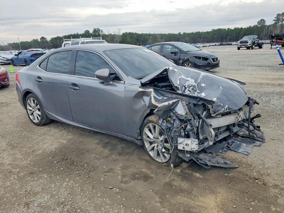 Photo 4 from auction – 2014 LEXUS IS with VIN JTHBF1D20E5015048